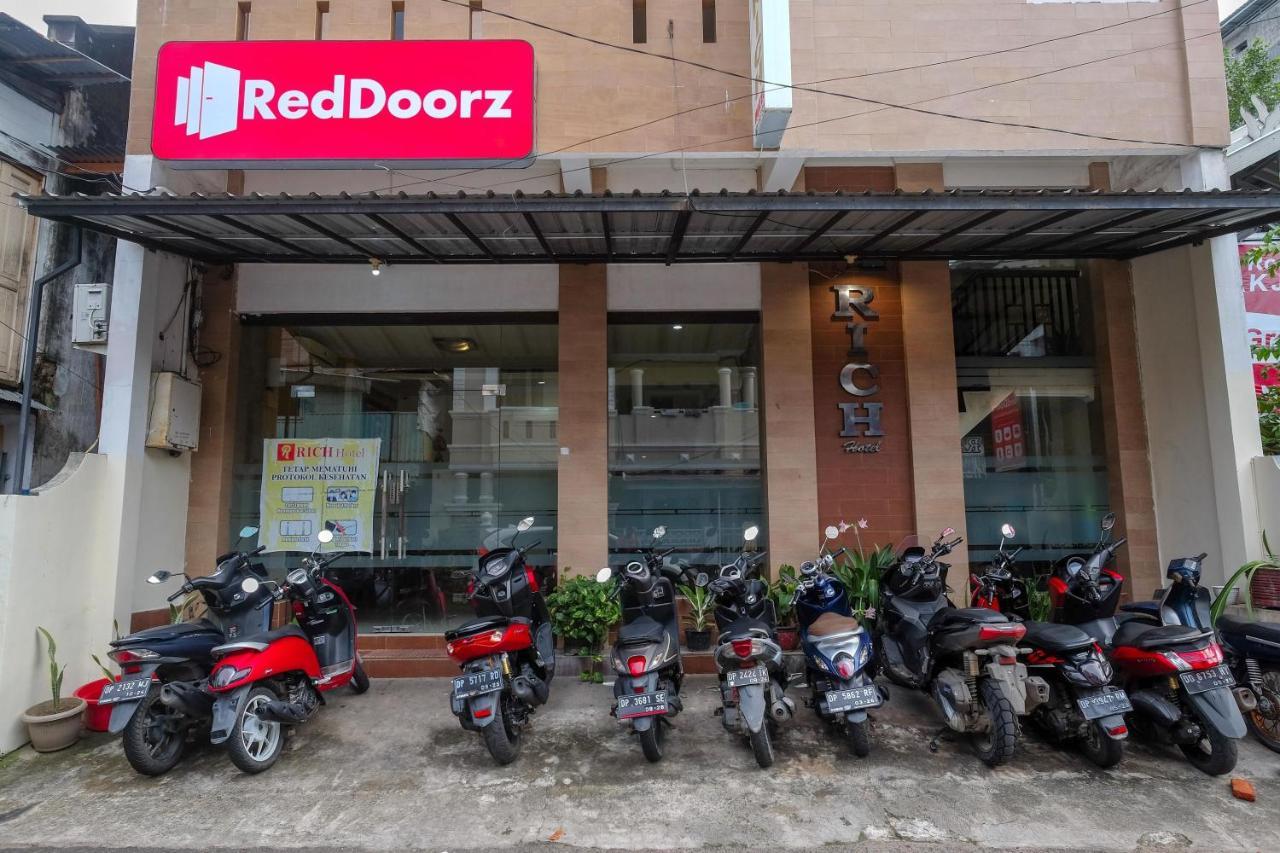 Reddoorz At Hotel Rich Parepare Near Pantai Mattirotasi Exterior photo
