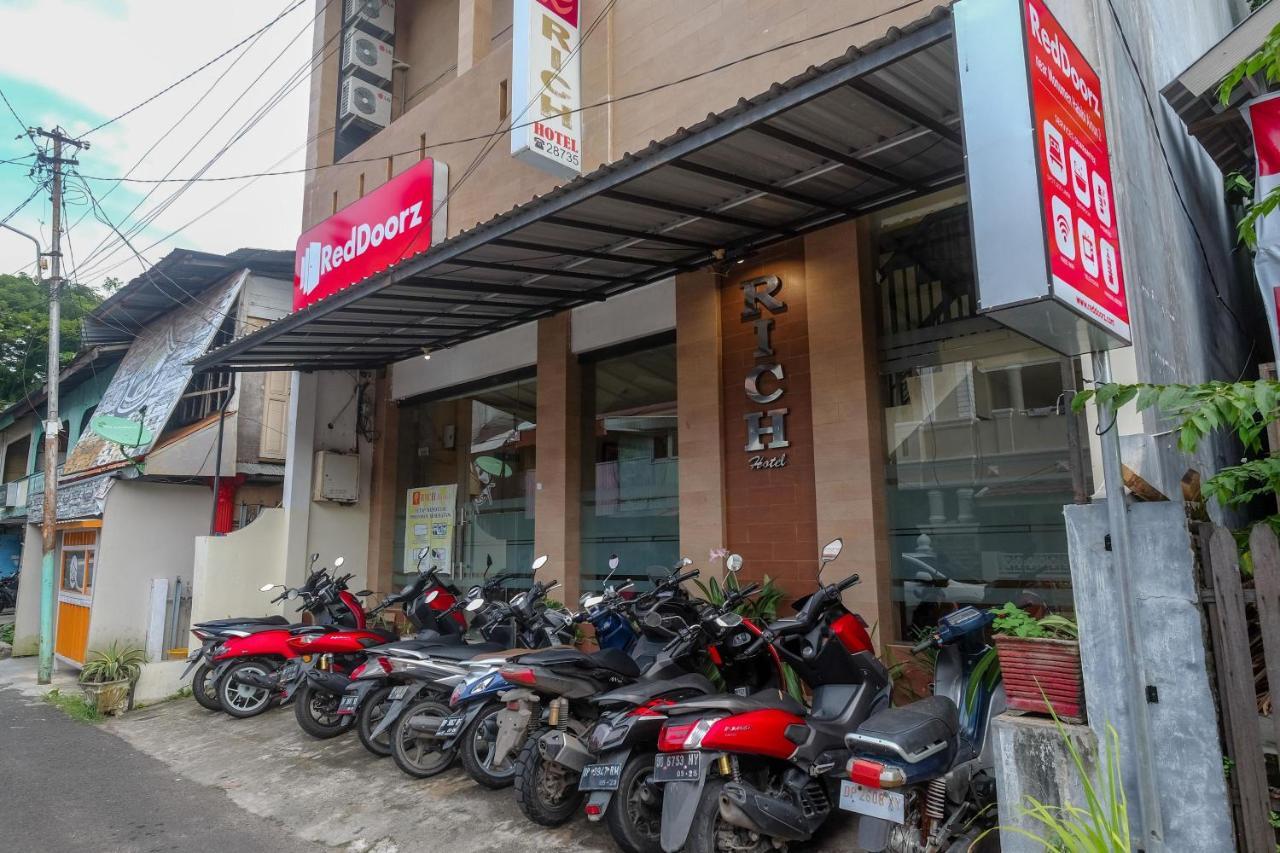 Reddoorz At Hotel Rich Parepare Near Pantai Mattirotasi Exterior photo
