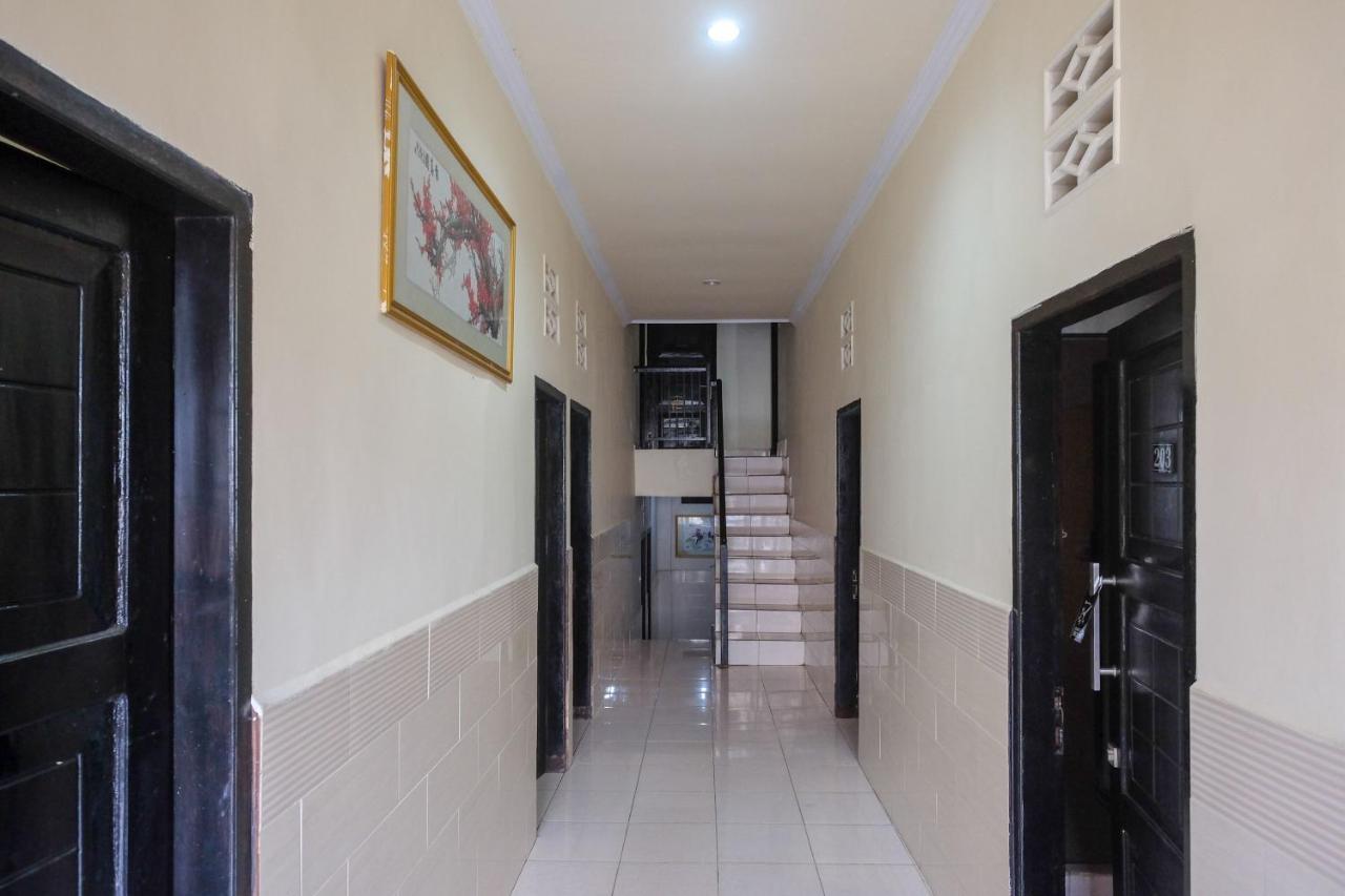 Reddoorz At Hotel Rich Parepare Near Pantai Mattirotasi Exterior photo