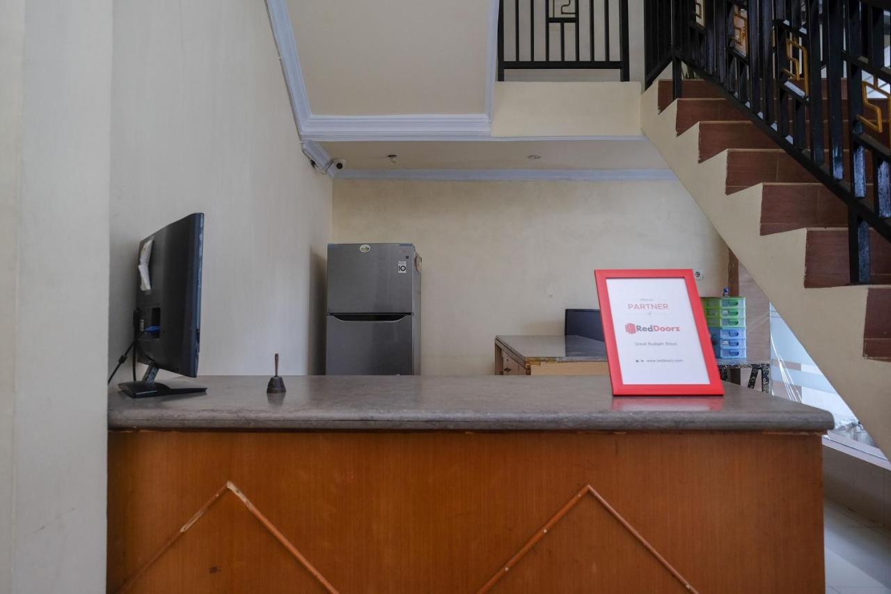 Reddoorz At Hotel Rich Parepare Near Pantai Mattirotasi Exterior photo